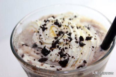 ​酸奶的好处（经常喝酸奶的人，会收获哪些好处？喝酸奶的时间也要选对）