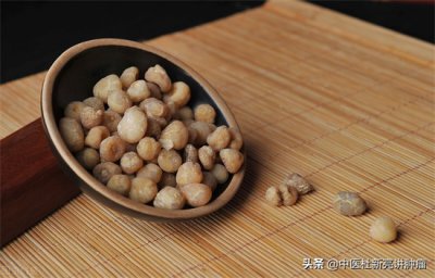 ​胃炎吃什么药（中医治疗慢性胃炎常用药对：半夏、生姜）