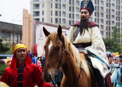 ​徐霞客是哪朝人(徐霞客，明代著名旅行家，有三十多年的游历生涯)