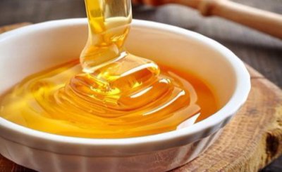 ​喝蜂蜜水的好处和坏处（蜂蜜水好喝又营养，但在这个时间点喝只会有坏处）
