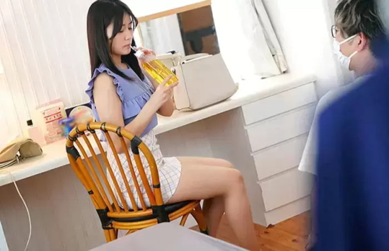 美人有泪的神宫寺奈绪写真分享,暗黑界的女教师!