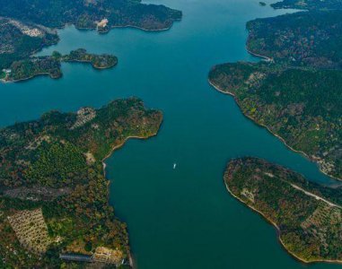 ​濯清涟而不妖的而（濯清涟而不妖的而表什么关系）