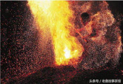 ​樵夫上山砍柴丢斧子 樵夫上山砍柴人匆忙只为换取油盐五谷粮