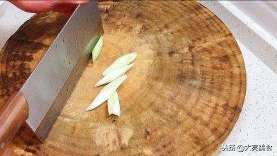 ​大杂烩的做法  ，也叫烩菜，很多人都爱吃这一口，美味又实惠