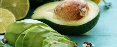 ​牛油果肉有黑斑还能吃吗 牛油果的果肉有黑斑吃了咋办