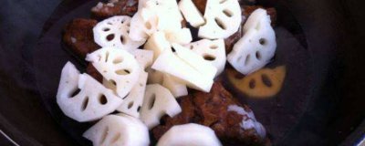 ​如何炖藕汤又白又糯 排骨藕汤怎么做汤是白色的