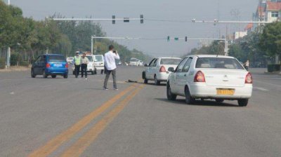 ​新手走直线最笨的方法 科目三直线行驶一把通过技巧