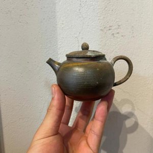 ​柴烧壶和紫砂壶的哪种好（柴烧壶和紫砂壶的区别）