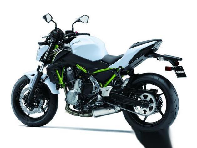 新手入门中量级街车川崎Z650,啥都别说就是好骑-