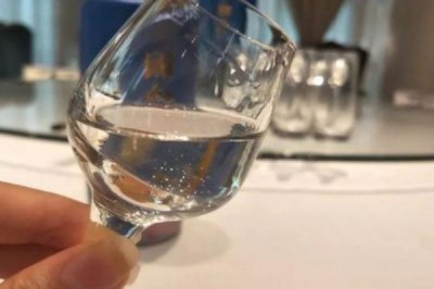 ​啤酒白酒的度数是多少(啤酒和白酒的度数区别)