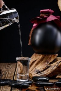 ​什么叫原浆白酒？什么叫液态法白酒