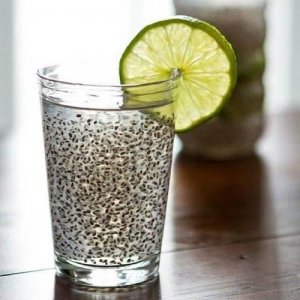 ​奇亚籽的正确冲泡方法(先放水还是先放奇亚籽)