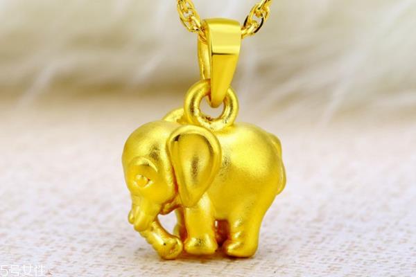 大象吊坠寓意是什么 吉祥如意的象征