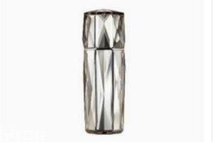 法令纹用什么护肤品？CPB精华液让肌肤宛如少女