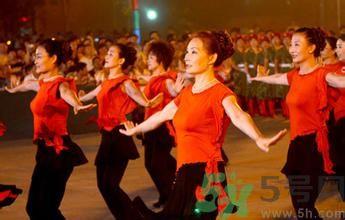 晚饭后跳广场舞好吗？晚饭后跳广场舞有什么好处？