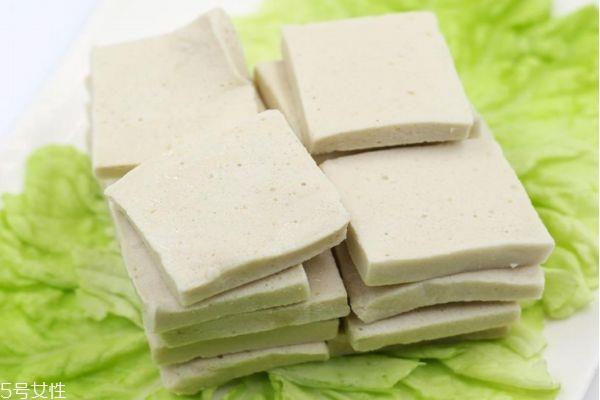如何挑选豆腐 豆腐的选购技巧 如何挑选豆腐 豆腐的选购技巧