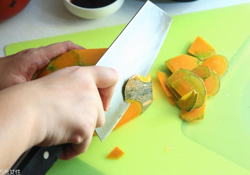 南瓜怎么切图解 条块片都好切