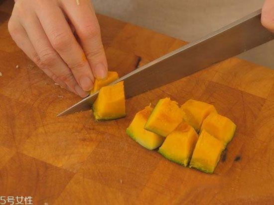 南瓜怎么切图解 条块片都好切