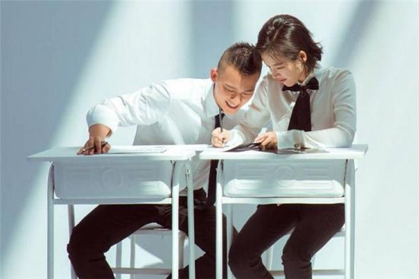 怎么跟内向的丈夫沟通 丈夫很内向怎么办