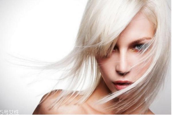 为什么会长出白头发 白发原因小常识