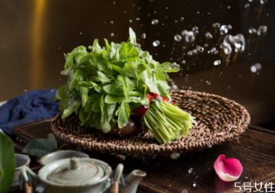 ​隔夜菜是指多少个小时 哪些隔夜菜不能吃