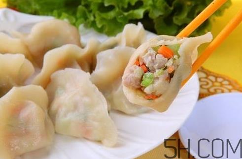 煮饺子用冷水还是热水？煮饺子用大火还是小火？