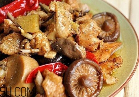 香菇炖鸡用什么香菇好?干香菇是关键 香菇炖鸡用什么香菇好?干香菇是关键