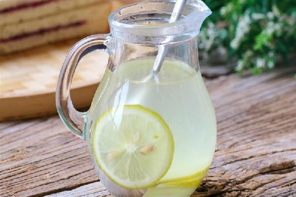 柠檬茶泡久了变苦能喝吗 柠檬茶泡多久能喝
