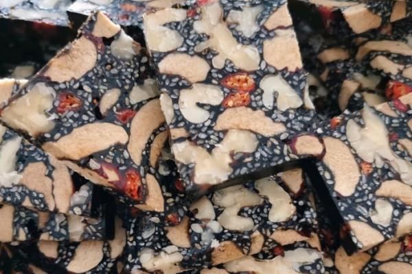 阿胶糕可以长期和天天吃吗 阿胶糕可以泡水喝吗