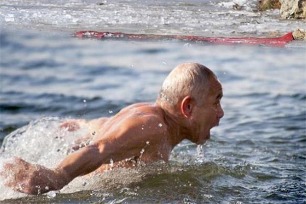 冬泳可以提高性功能吗 冬泳对前列腺好不好