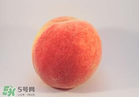 桃子发霉了还可以吃吗？吃了发霉的桃子怎么办？