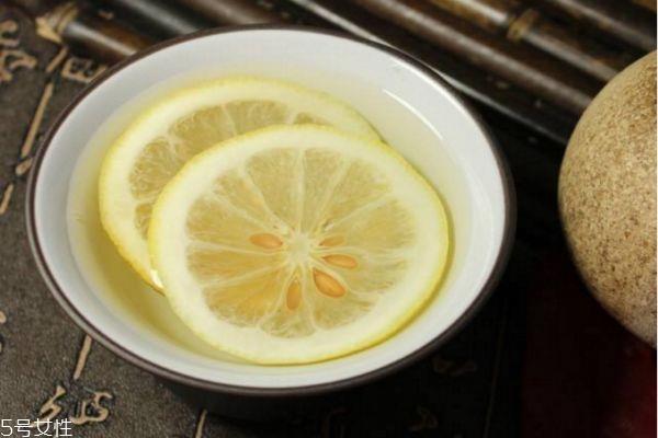 干柠檬片泡水的方法 干柠檬片泡水的功效和作用