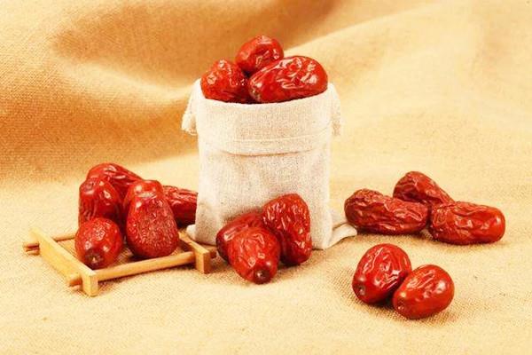西域美农红枣经期可以吃吗 西域美农红枣哪些人不适合吃