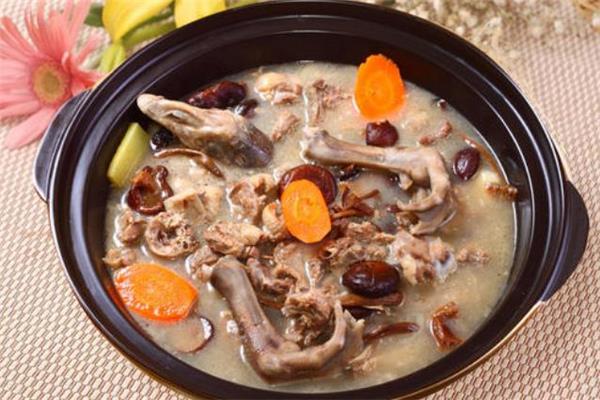 清炖鹅肉的做法 清炖鹅肉用哪种鹅好吃 清炖鹅肉的做法 清炖鹅肉用哪种鹅好吃