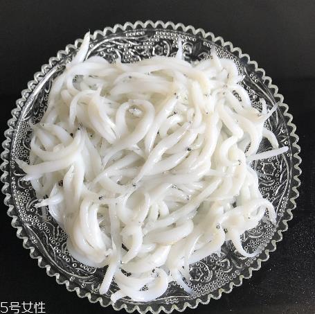 银鱼怎么做给宝宝吃 推荐是银鱼面