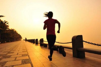 ​跑步有必要穿紧身裤吗 跑步有氧和无氧的区别