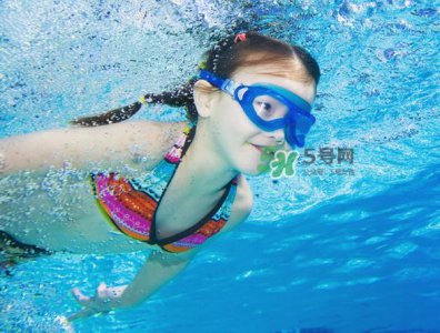​游泳为什么浮不起来？游泳浮不起来怎么办？