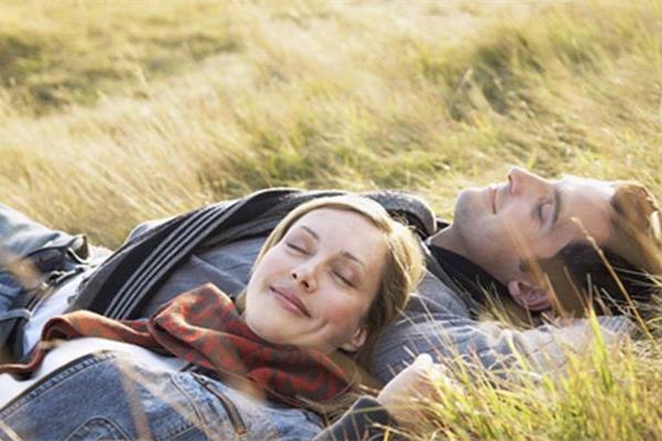 晒太阳有什么好处 晒太阳多久合适