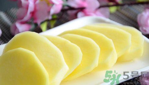 皮蛋可以和土豆一起吃吗?皮蛋能和土豆同吃吗? 皮蛋可以和土豆一起吃吗?皮蛋能和土豆同吃吗?