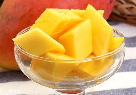 贵妃芒怎么切 贵妃芒的切法 贵妃芒怎么切 贵妃芒的切法