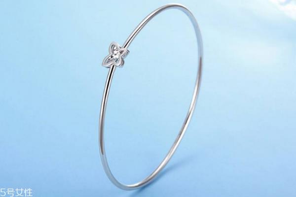 铂金手镯怎么清洗 让手镯恢复亮丽