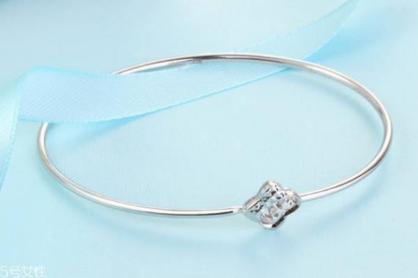 铂金手镯怎么清洗 让手镯恢复亮丽