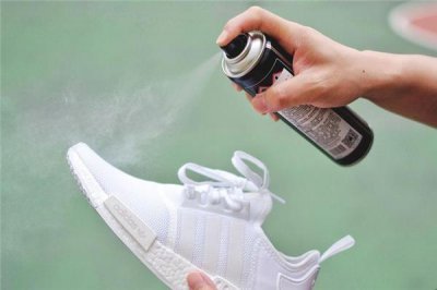 ​supbro喷雾怎么用 均匀喷洒在鞋面