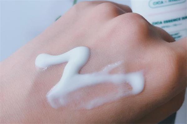 vt老虎防晒霜敏感肌可以用吗 vt老虎防晒霜含酒精吗