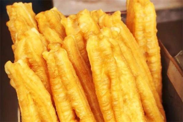 油条为什么有氨水味 油条有氨水味还能吃吗