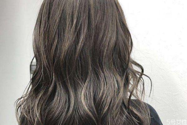 染发会影响卷发卷度吗 染发后用什么护理产品