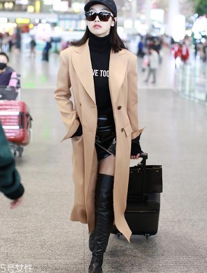 黑色打底衫怎么配衣服？时尚界的常青单品