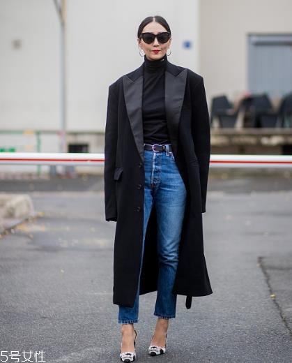 黑色打底衫怎么配衣服？时尚界的常青单品