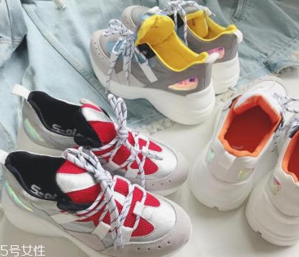 女式春夏运动鞋怎么挑？三种款式好搭又显高