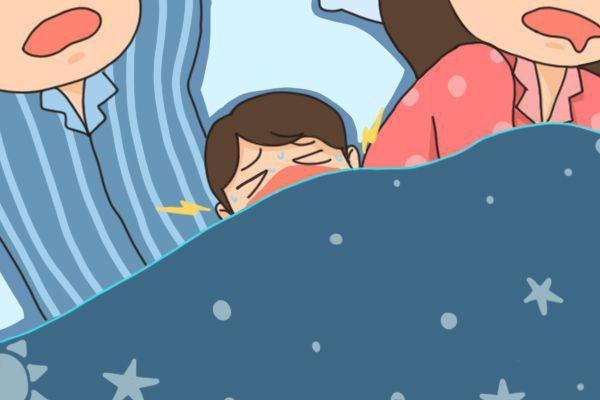 宝宝跟妈妈睡的好处和坏处有哪些 宝宝跟妈妈睡的好处和坏处有哪些